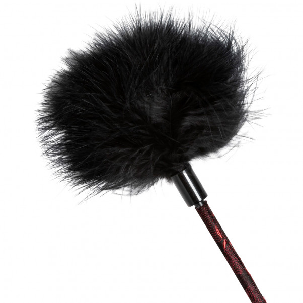 Scandal Feather Crop Piska  3