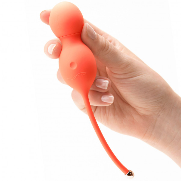 We-Vibe Bloom Vibrerande Bäckenbottentränare Produktbild i hand 50