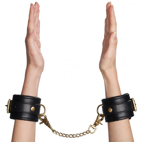 Fifty Shades of Grey Bound to You Handledsmanschetter produkt i hand 50