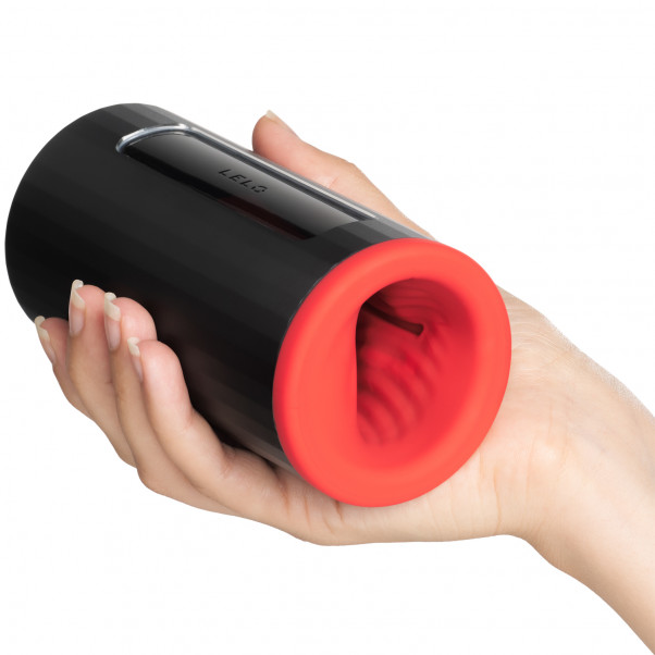 LELO F1S V2 Red Pleasure Console Masturbator Produktbild i hand 50