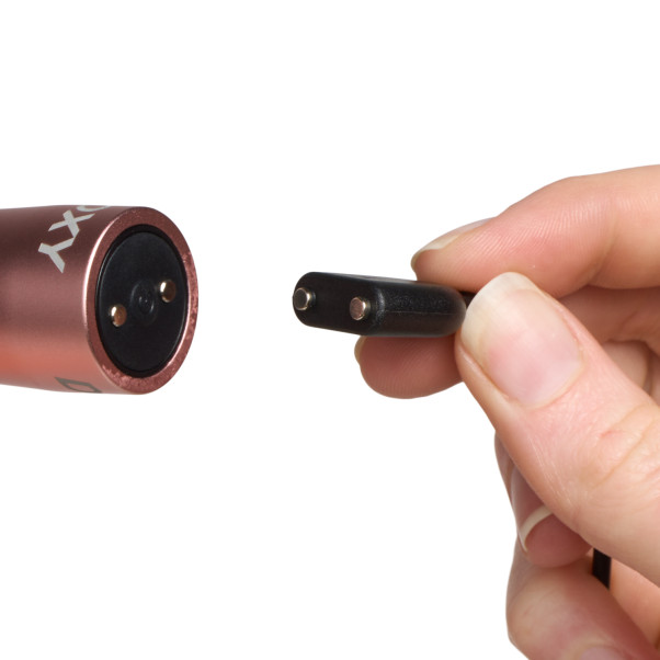 Doxy Rose Gold Kulvibrator Produktbild i hand 52