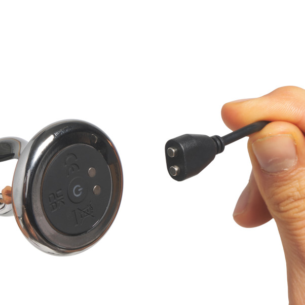 Sinful Rumble Groove Vibrerande Analplugg Produktbild i hand 51