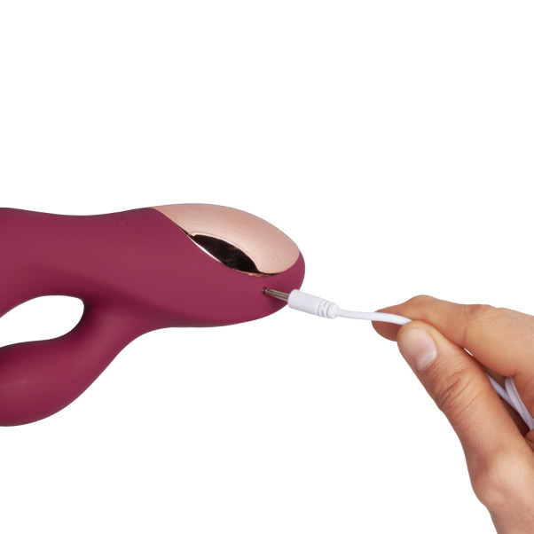 Sinful Extreme Bordeaux Powerful Rabbitvibrator Produktbild i hand 51