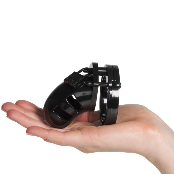 Mancage 13 Justerbar Kyskhetsbur Produktbild i hand 50