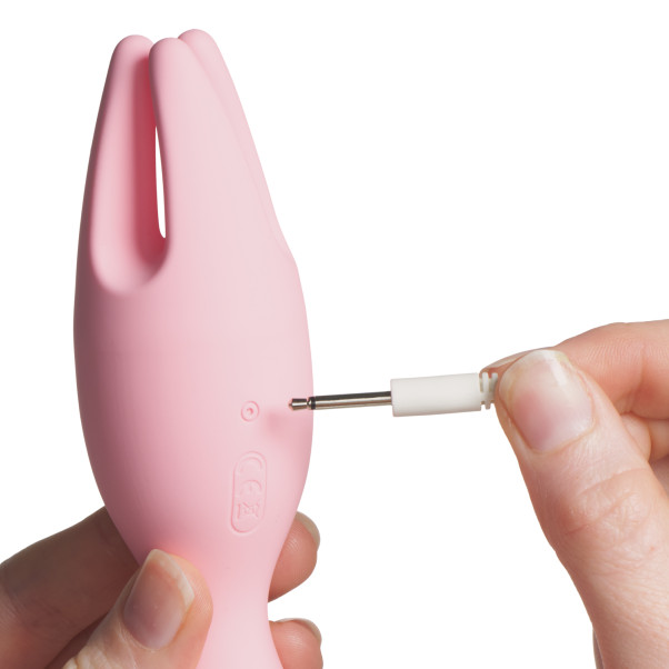 Svakom Nymph Soft Moving Finger Klitorisvibrator Produktbild i hand 52