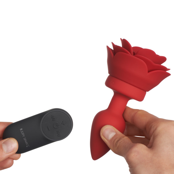 Booty Sparks Small Rose Vibrerande Analplugg Produktbild i hand 51