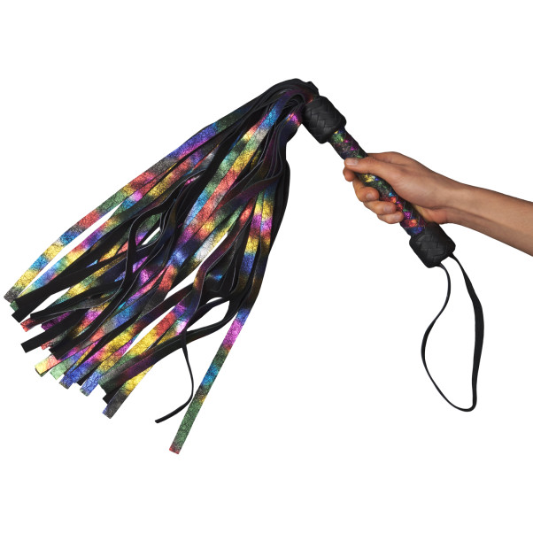 Strict Rainbow Läder Flogger 90,5 cm Produktbild i hand 50