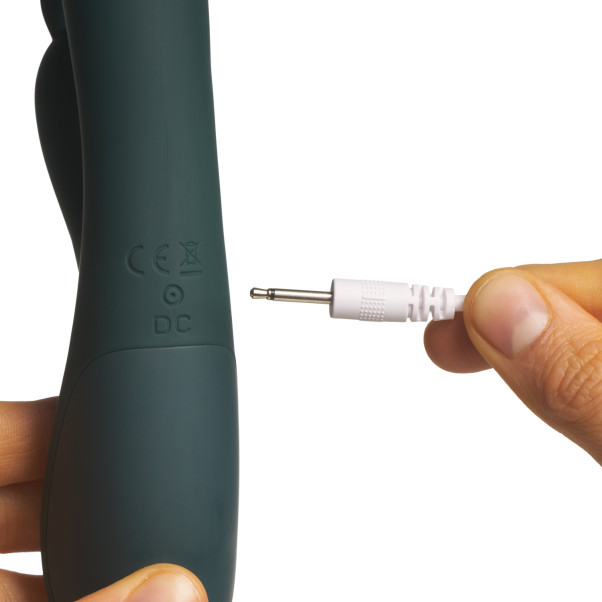 Amaysin Ribbed Rabbitvibrator Produktbild i hand 51