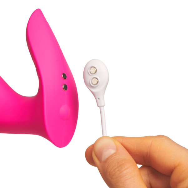 Lovense Flexer Dual Trosvibrator Produktbild i hand 51