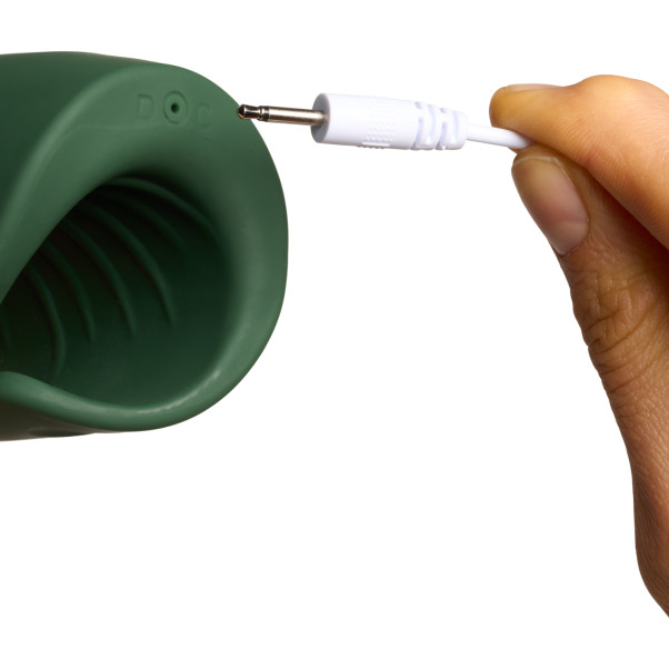 Sinful Power Grip Uppladdningsbar Male Masturbator Produktbild i hand 51