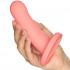 Sportsheets Nyx Silikondildo 14,5 cm Produktbild i hand 50