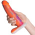 Vixen Creations Bandit Tie-Bright VixSkin Dildo 20,5 cm Produktbild i hand 50