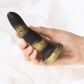 Sinful Space Fantasy Silikondildo 14 cm Produktbild i hand 50