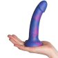 baseks Blue Galaxy Silikondildo 18 cm Produktbild i hand 50